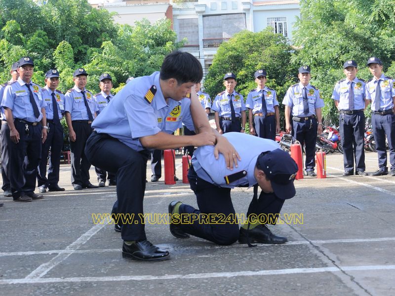 Bảo vệ chuyên nghiệp Yuki 24 - Huấn luyện võ thuật